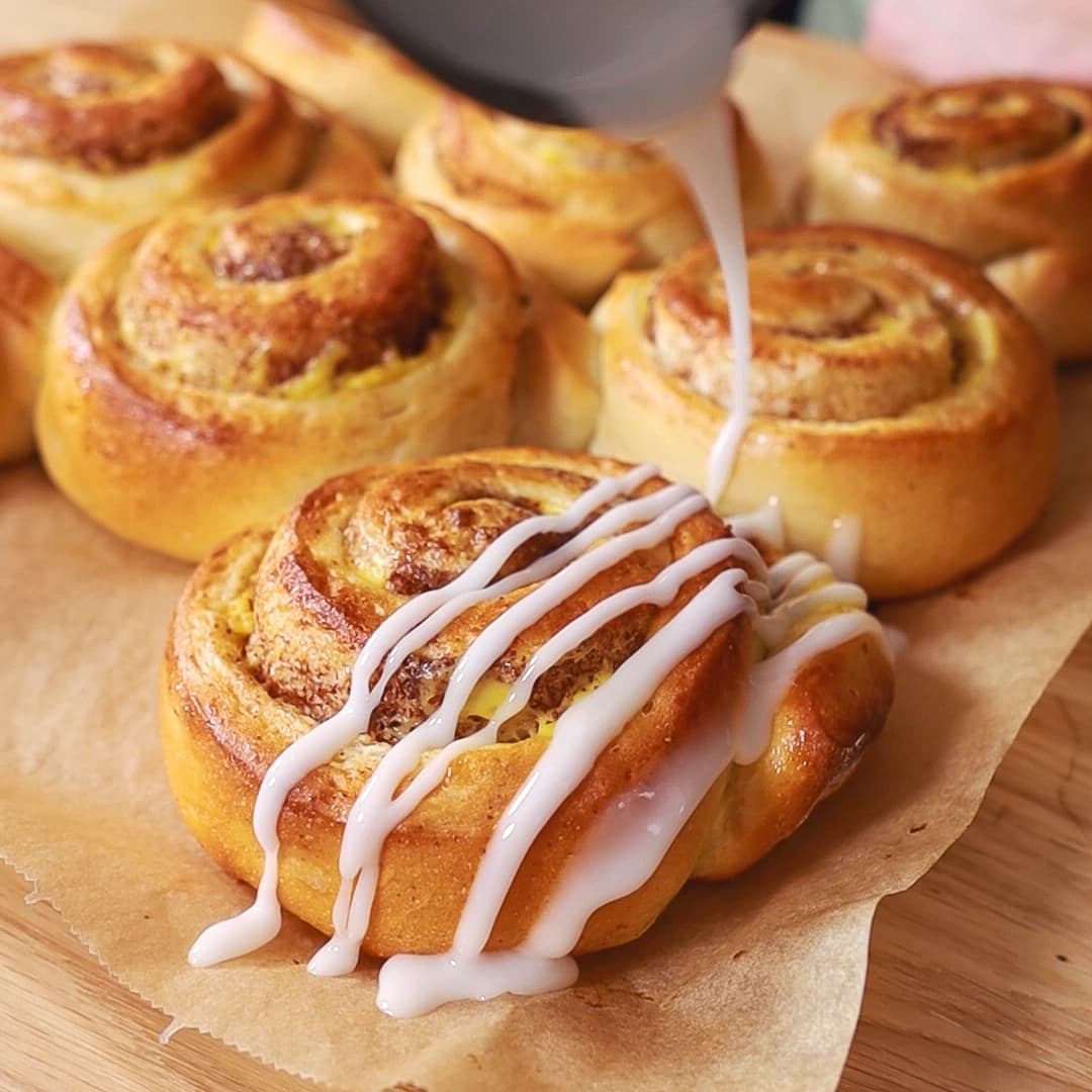 Kanelboller med vaniljekrem