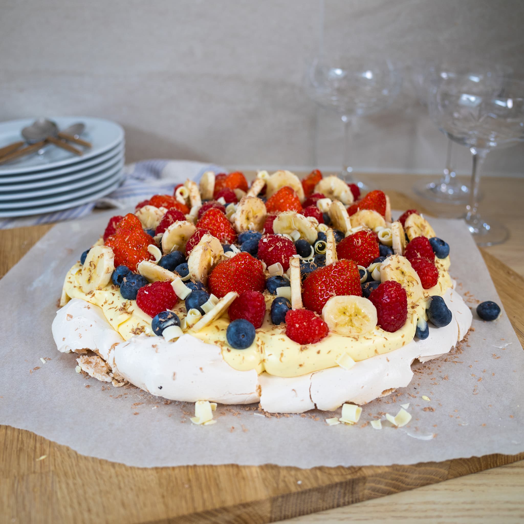 Pavlova - Sprø, kremete og frisk!