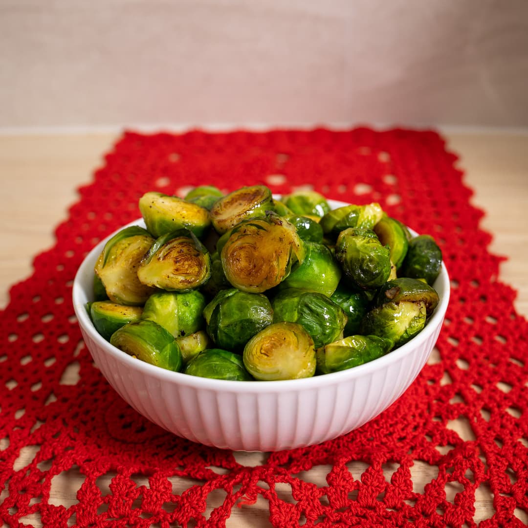 Smørstekte rosenkål med hvitløk